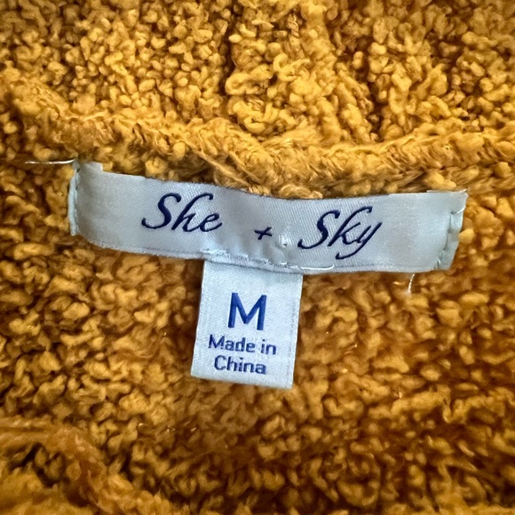 Yellow Top - Picture 3 of 3